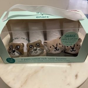 2 pairs of rattle booties